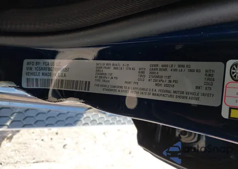 2021 Ram 1500 Big Horn 4X4 6'4 Box z USA, uszkodzony, nr VIN 1C6RRFBG7MN698357